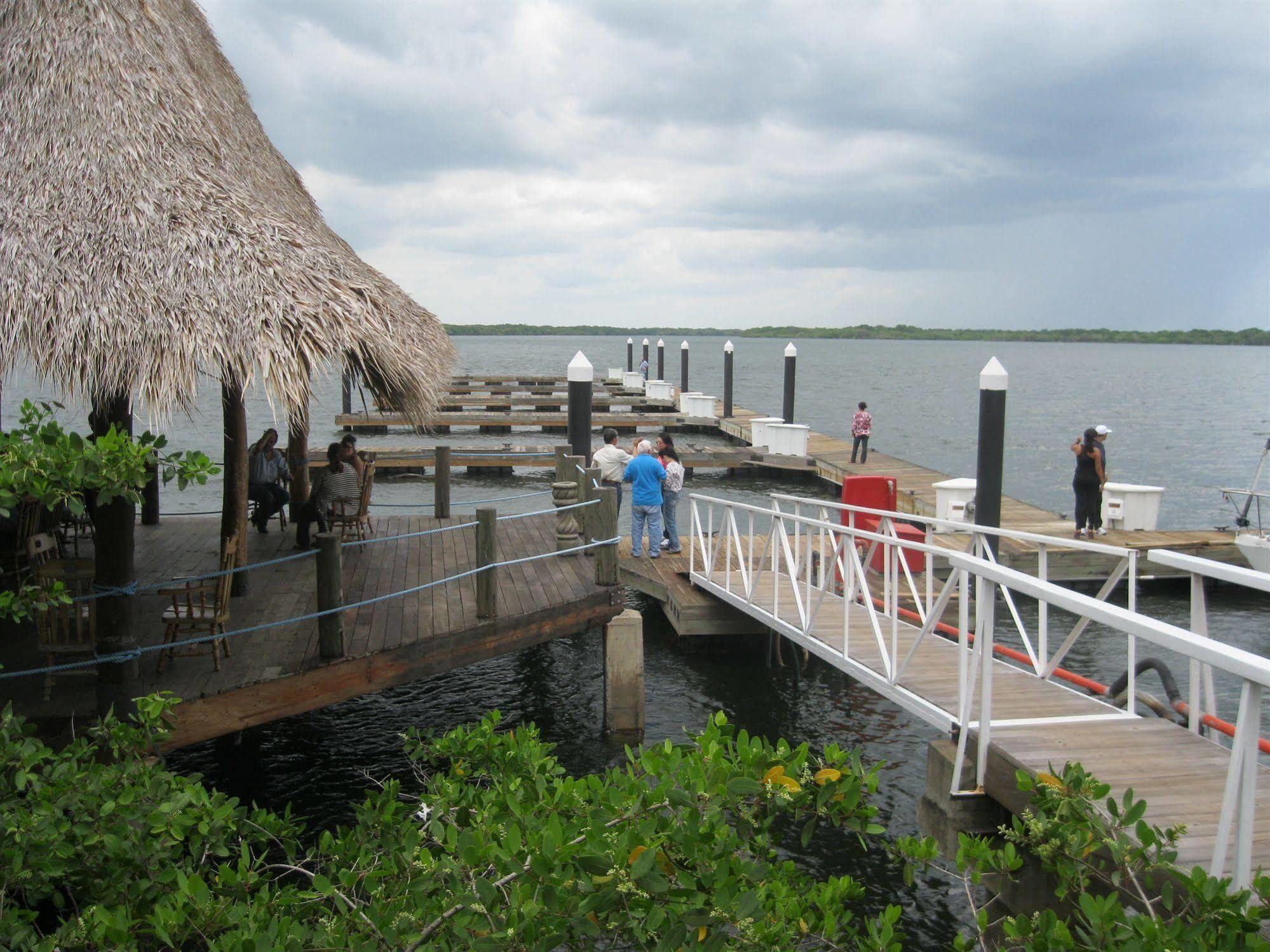 Marina Puesta Del Sol Hotel Aposentillo Ngoại thất bức ảnh